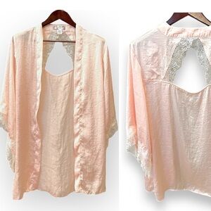 🔴 Band of Gypsies pink satin flowy Kimono with white lace trim,open back,overszd